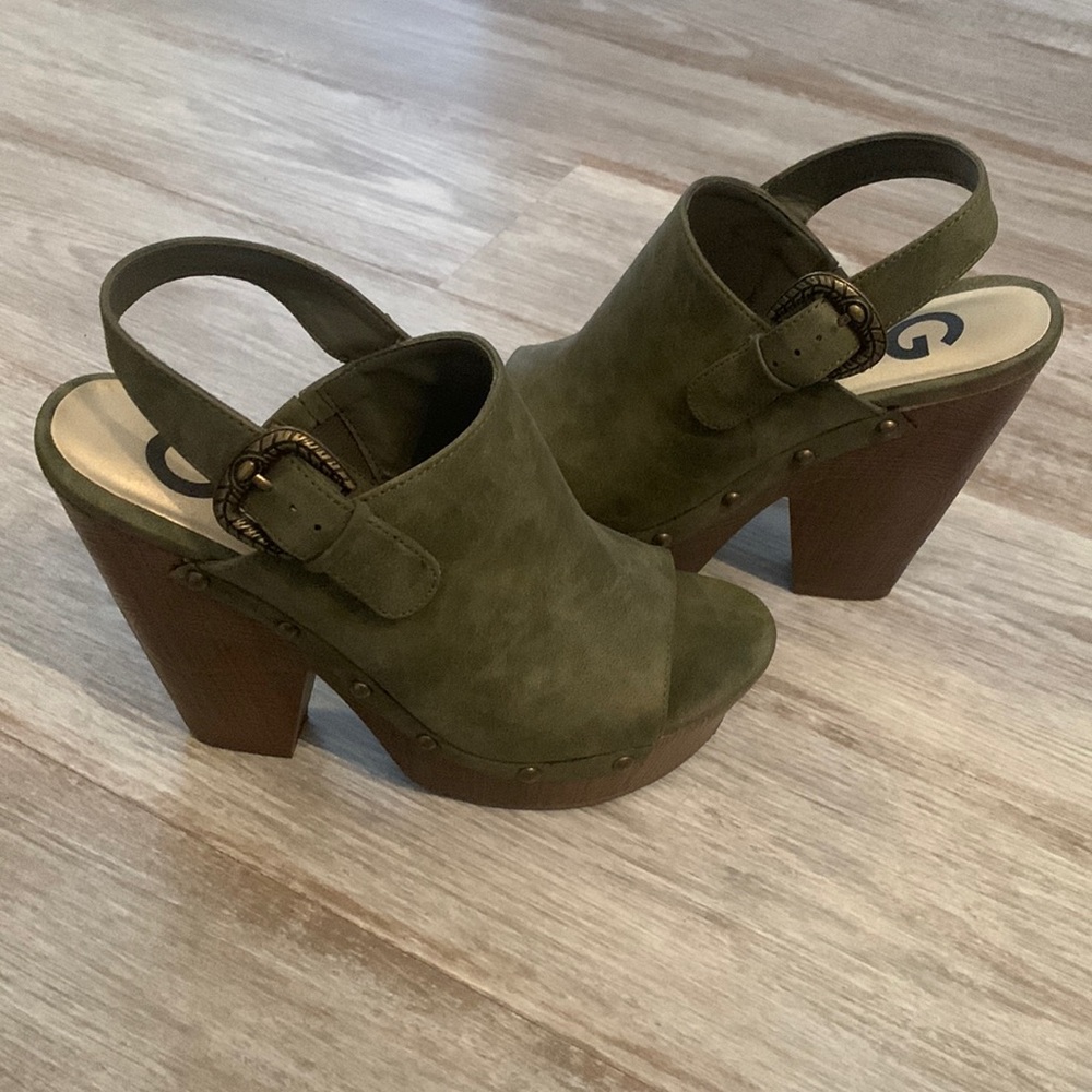 Guess by Guess Womens Platform
